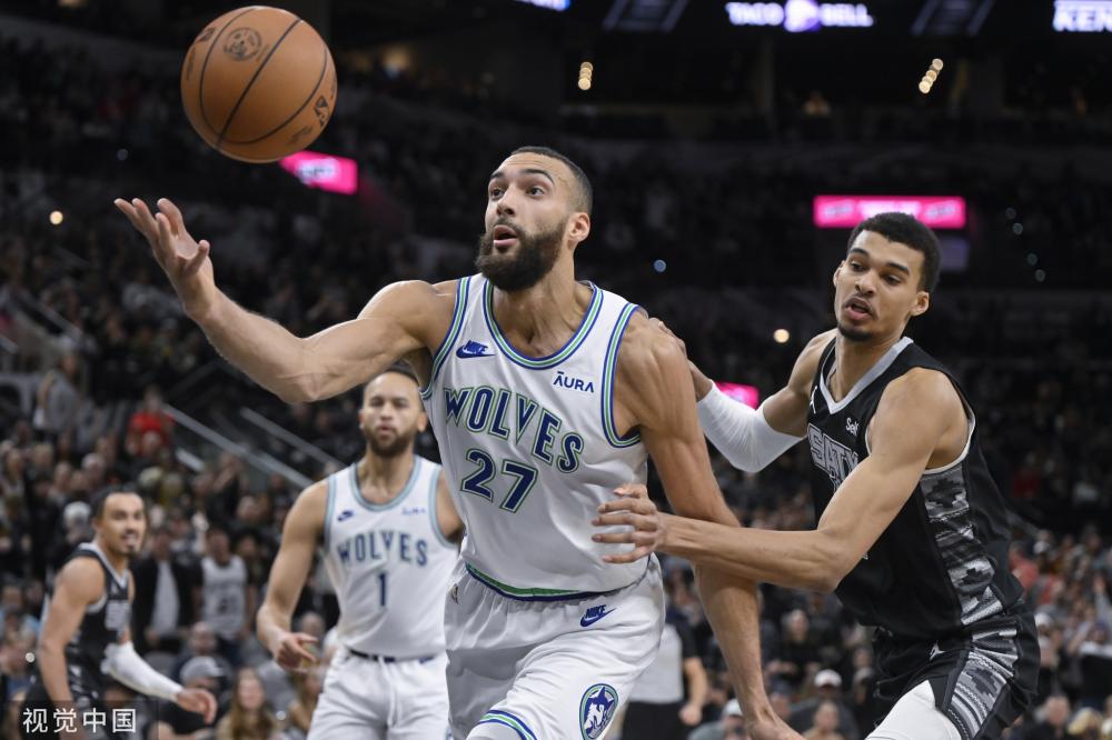 并迅速作出 并迅速作出