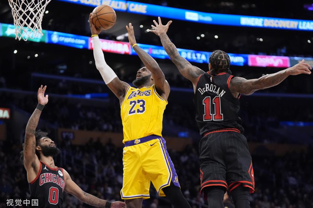 在赛场上如 在赛场上如